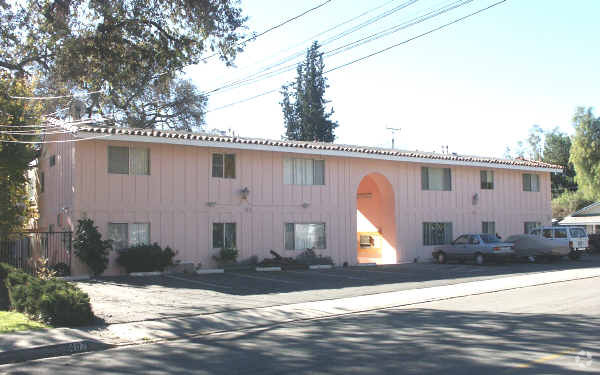 Building Photo - Oak Apartments in Ojai
