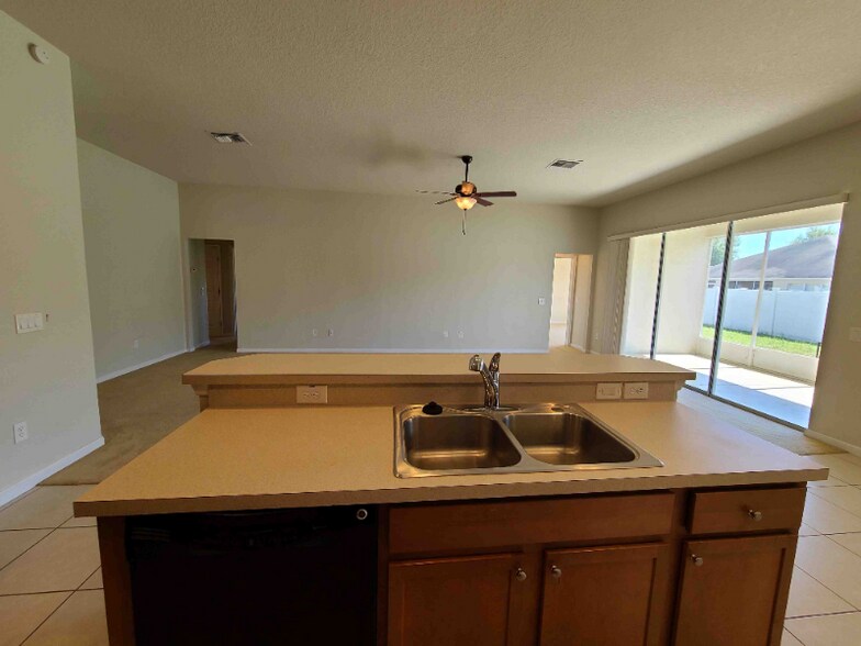 Building Photo - 5598 SW 39th St