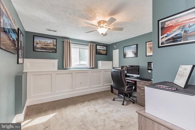 Building Photo - 502 Greenhill Ct