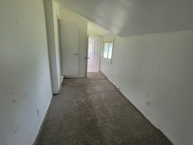 Building Photo - 702 22nd St