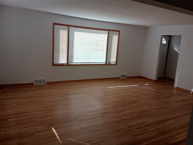 Living Room - 413 Chestnut St