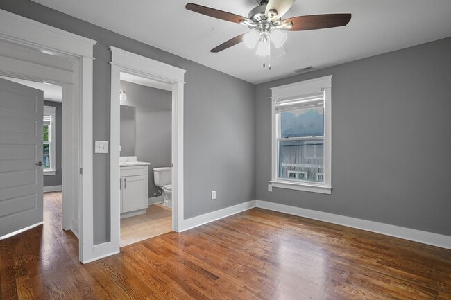 Building Photo - 904 Delmas Ave