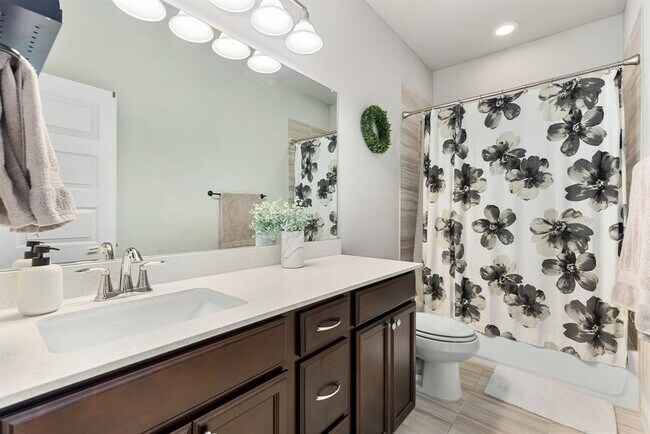 Building Photo - 6720 Verona Pl