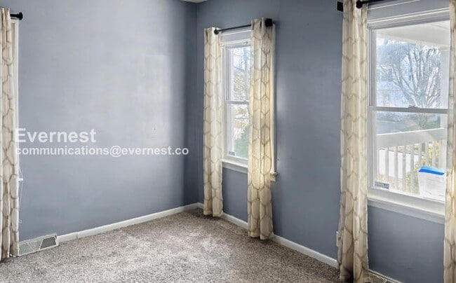 Building Photo - 4065 Harwood Rd