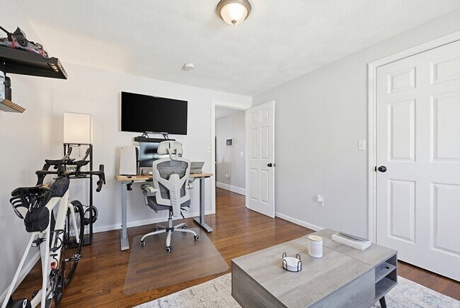 Building Photo - 48 Calumet St