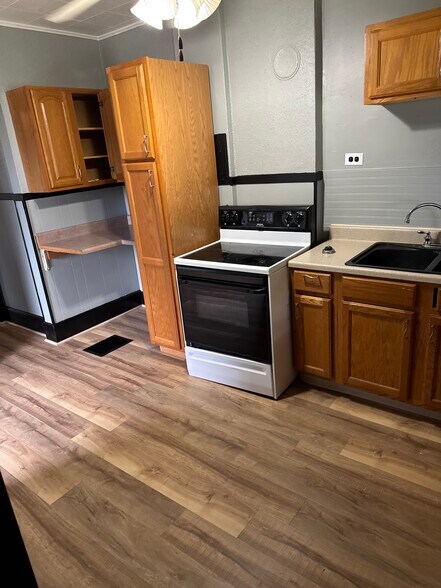 Building Photo - 1401 Highland Ave