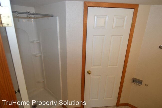 Building Photo - 3 br, 2.5 bath House - 2144 Knightsbridge ...