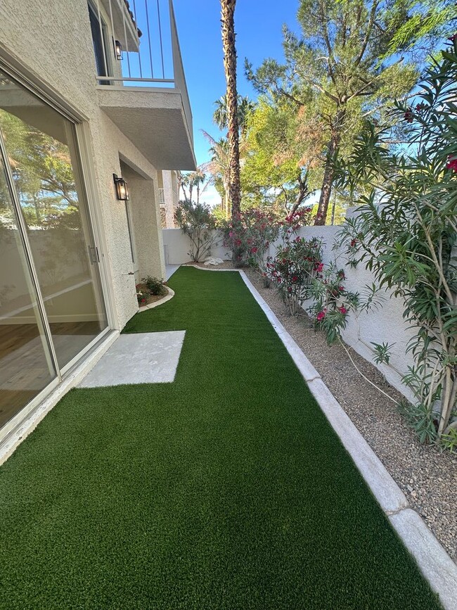 Building Photo - STUNNING DESERT SHORES MINUTES FROM THE LA...
