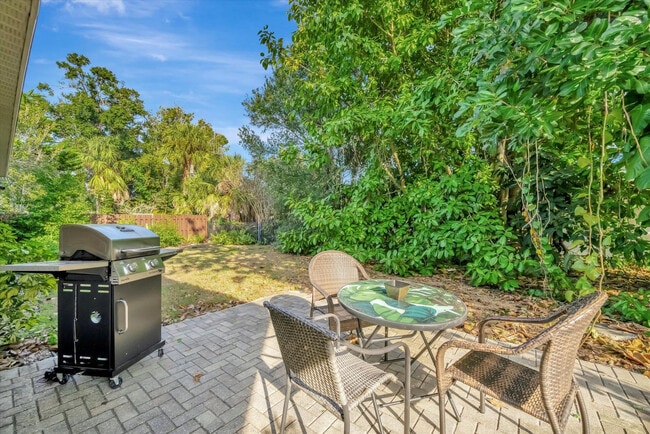 Building Photo - 2529 Croton Ave