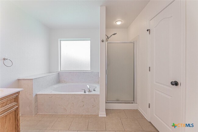 Building Photo - 3603 Salt Fork Dr