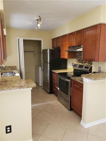 Building Photo - 833 Riverside Dr