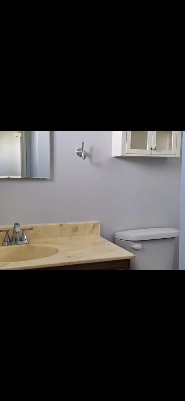 Building Photo - 122 W Cliffwood Ave