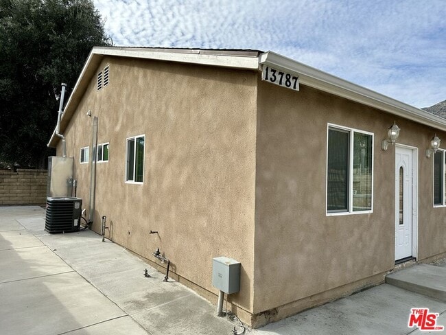 Building Photo - 13787 De Garmo Ave