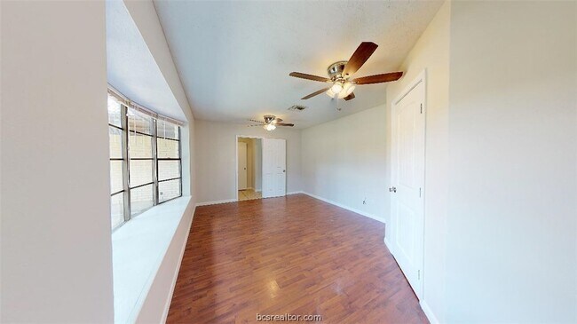 Building Photo - 1418 Magnolia Dr