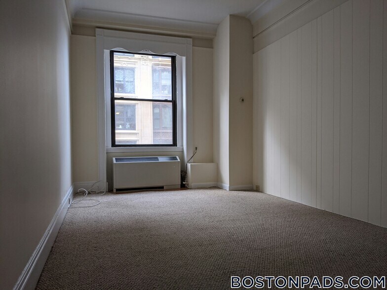 Building Photo - 62 Boylston St