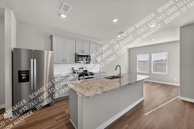 Building Photo - 2405 Nicole Dr