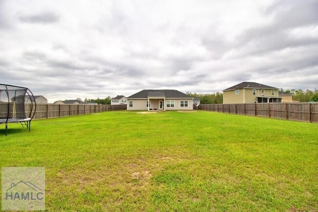 Building Photo - 452 Huntington Dr