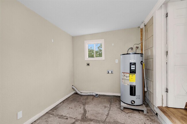 Building Photo - 13563 FM Rd 2432