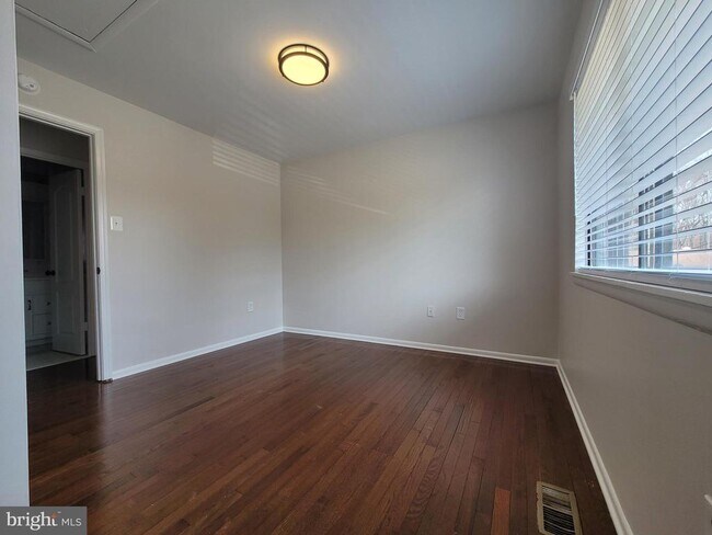 Building Photo - 5674 Oak Tanager Ct