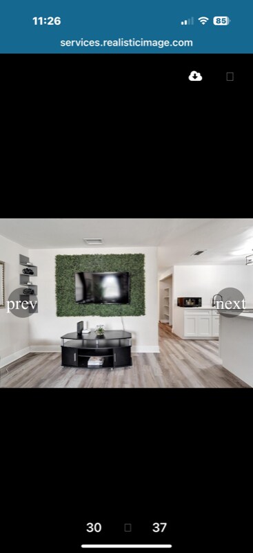 Building Photo - 3611 E Shadowlawn Ave