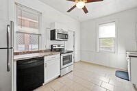 Building Photo - Amazing 3 bedroom home in Mt. Washington available June 1st!