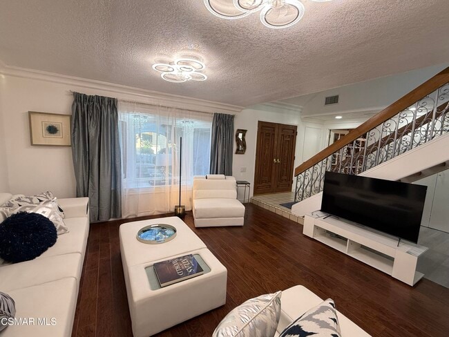 Building Photo - 379 S Greenway Ave