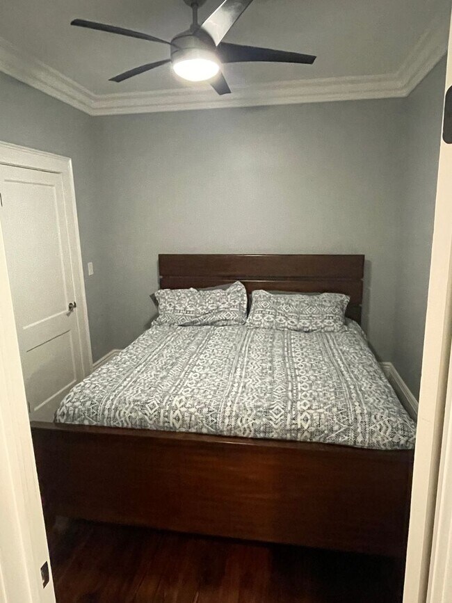 Building Photo - Gorgeous 3BD/1BA in MidCity