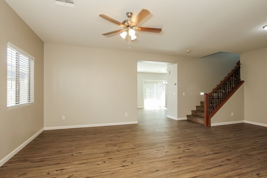 Building Photo - 12121 W Avenida Del Rey