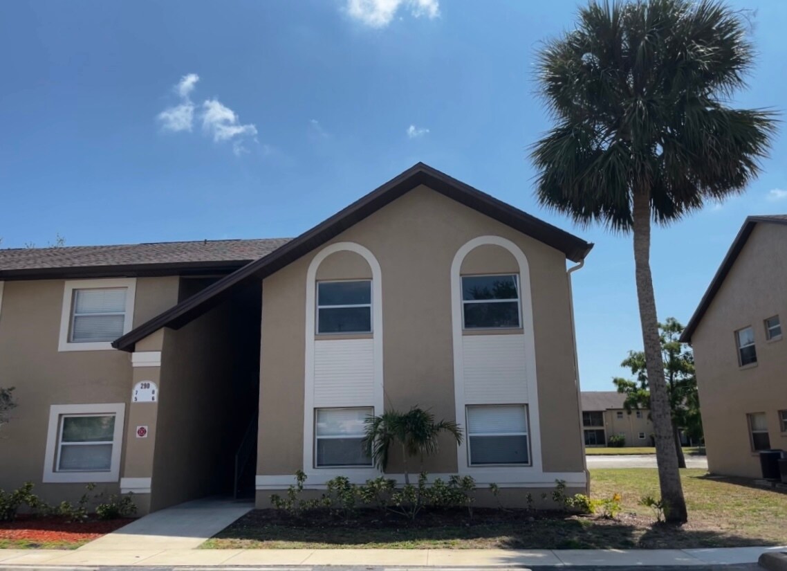 Building Photo - 290 Spring Dr