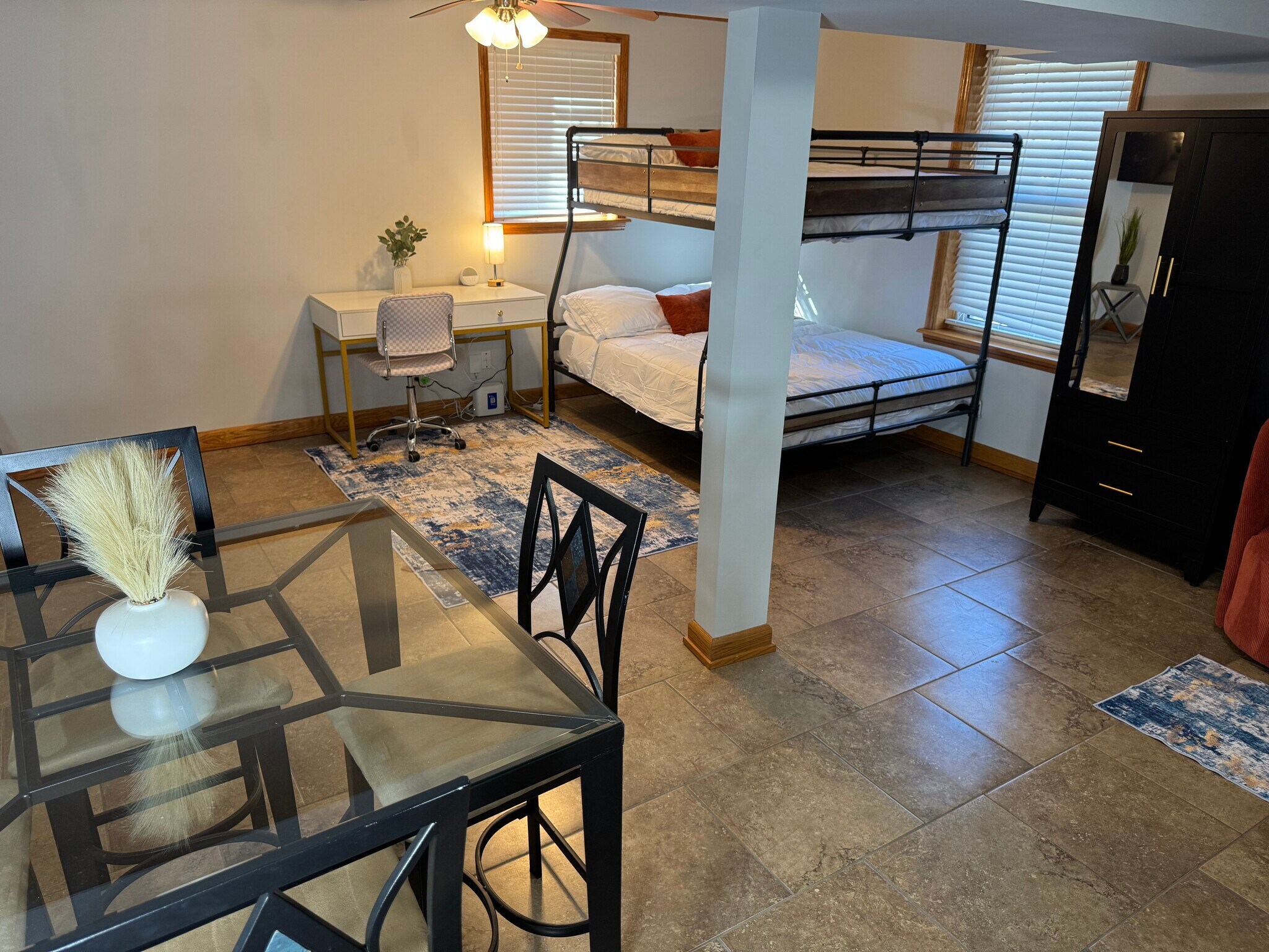 Building Photo - 3841 Dubois Dr