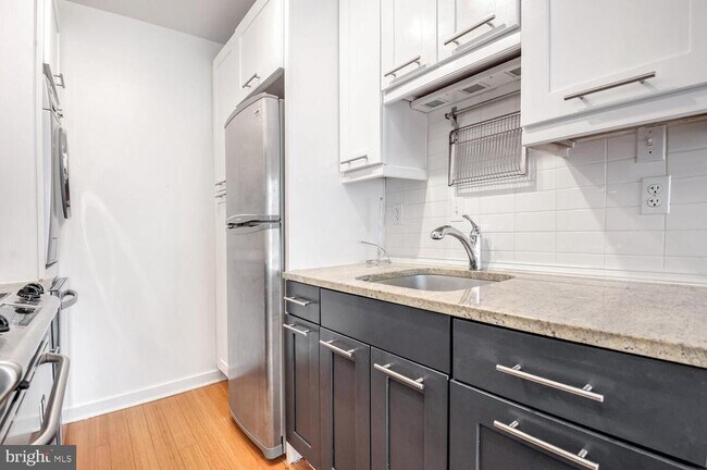 Building Photo - 2639 15th St NW
