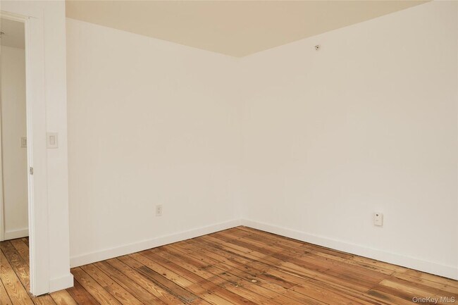 Building Photo - 5728 209