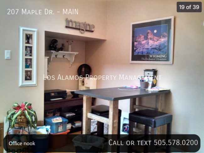 Building Photo - 207 Maple Dr