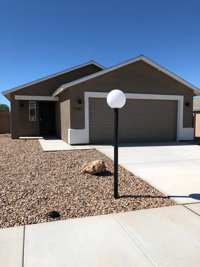 Building Photo - 2382 S Clovis Place-