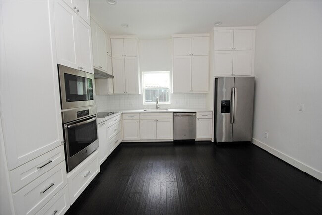 Building Photo - 7707 Jack Oak Ave