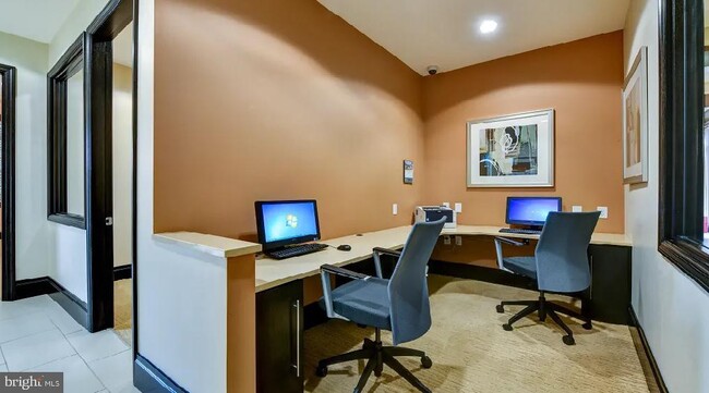 Building Photo - 224 Breeders Cup Dr