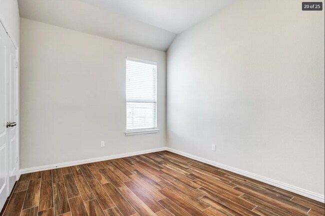 Building Photo - 1600 Keswick Dr