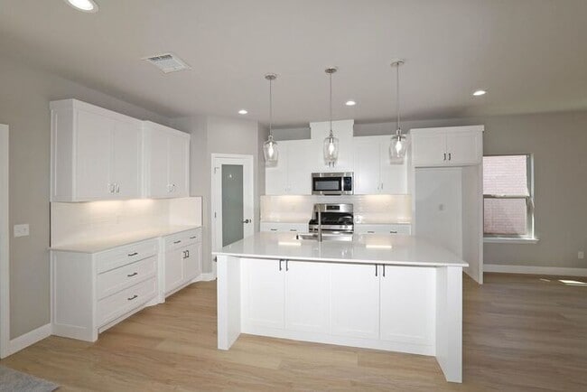 Building Photo - 4705 Scotty Dr