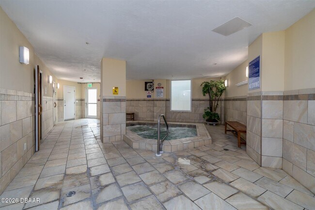 Building Photo - 2545 S Atlantic Ave