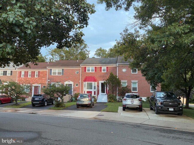Building Photo - 7209 Lake Cove Dr