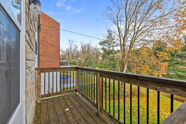 Building Photo - 3331 Wallace Dr