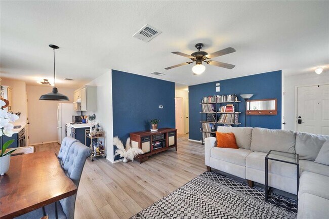 Building Photo - 5232 Hutchinson Dr