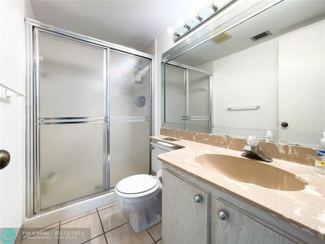 Building Photo - 301 Knotty Pine Cir