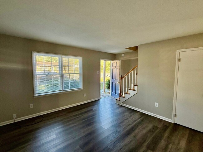 Building Photo - Two bedroom, 1.5 bath in Graham--McAden Place
