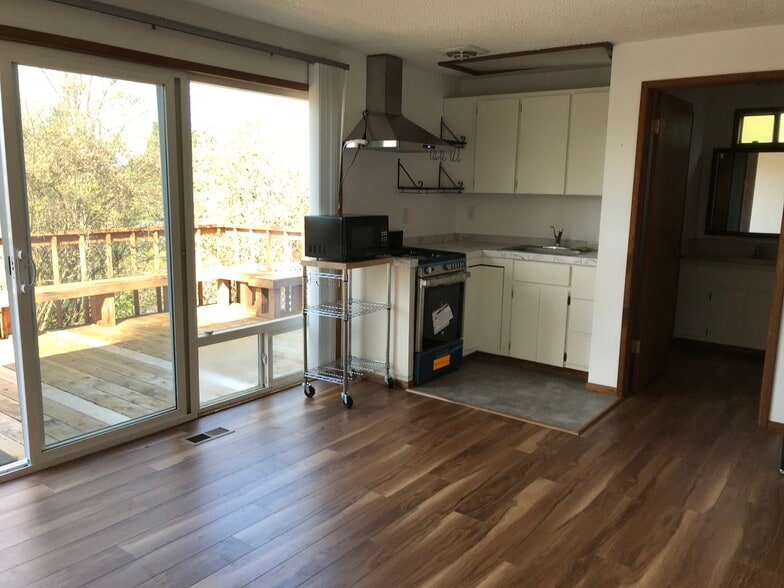 Studio: new Kitchen - 1609 7th Ave SE