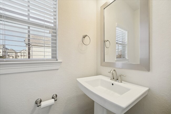 Building Photo - 10709 Madden Oaks Pl