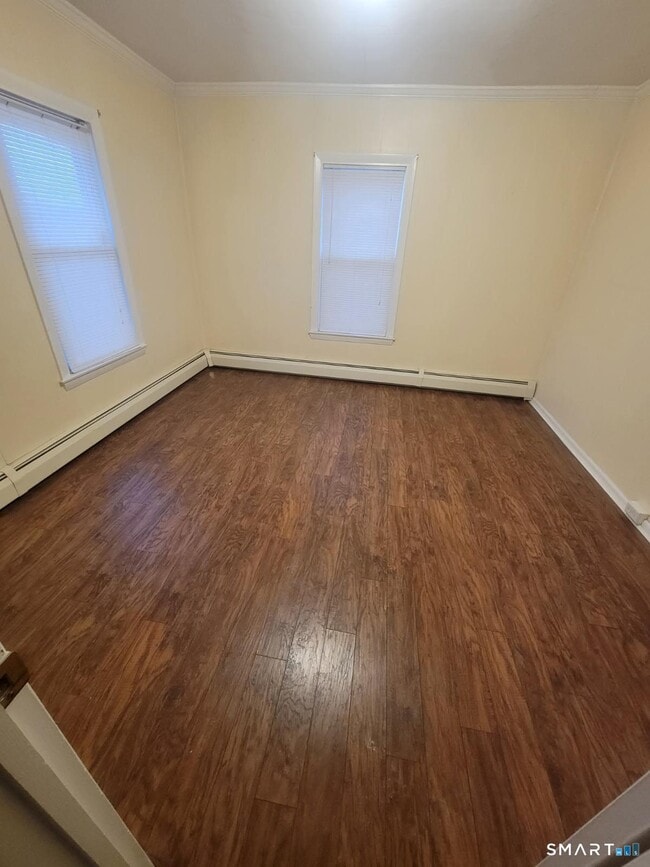 Building Photo - 102 Brook St