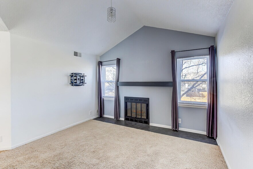 Building Photo - 2 Acoma St