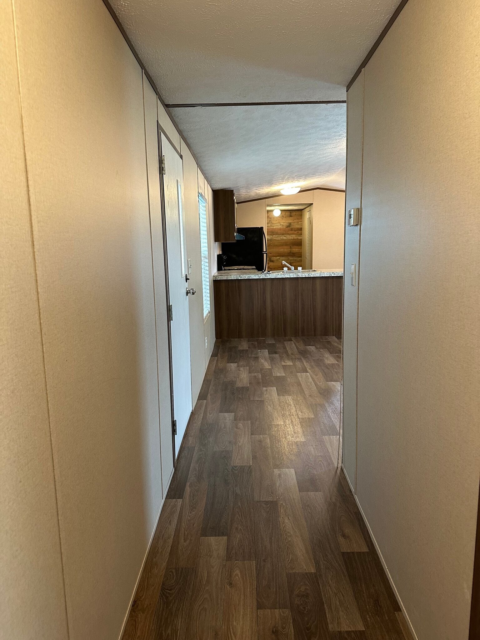 Building Photo - 833 Lovell Rd