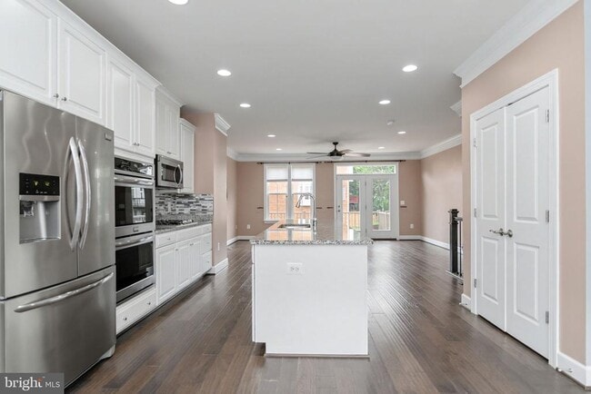 Building Photo - 3697 Ambrose Hills Rd